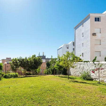 Апартаменти Relax City Center Flat *